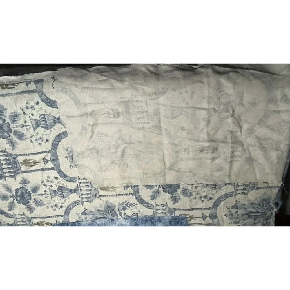 Lee Jofa, Rye Damask an Exclusive Richard Smith Design Fabric Remnant England